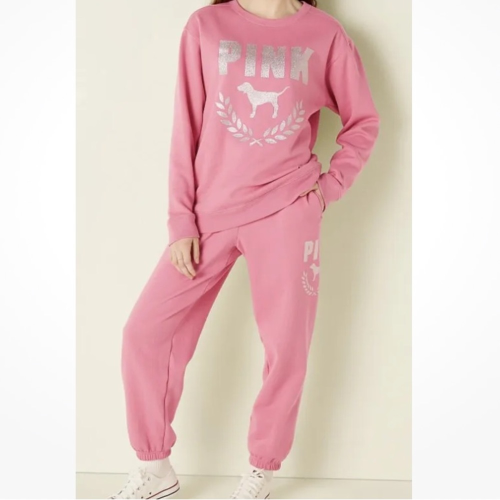 Pink Glitter Outfit Gem